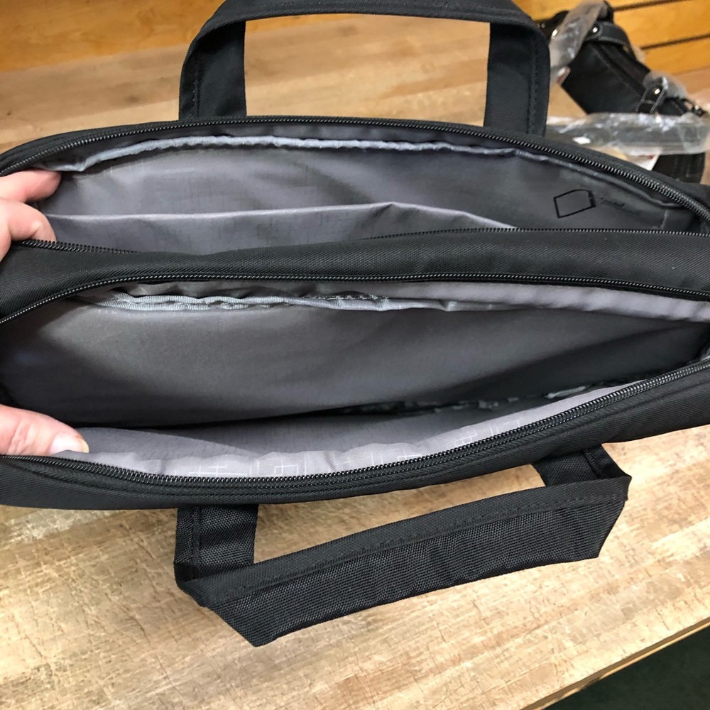 NWT computer bag - Picture 3 of 3